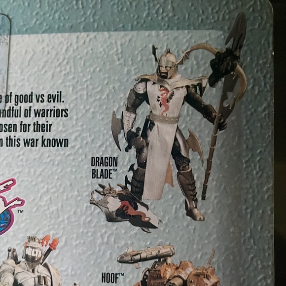 Total Chaos: Dragon Blade Ultra Action Figure - Picture 7 of 12